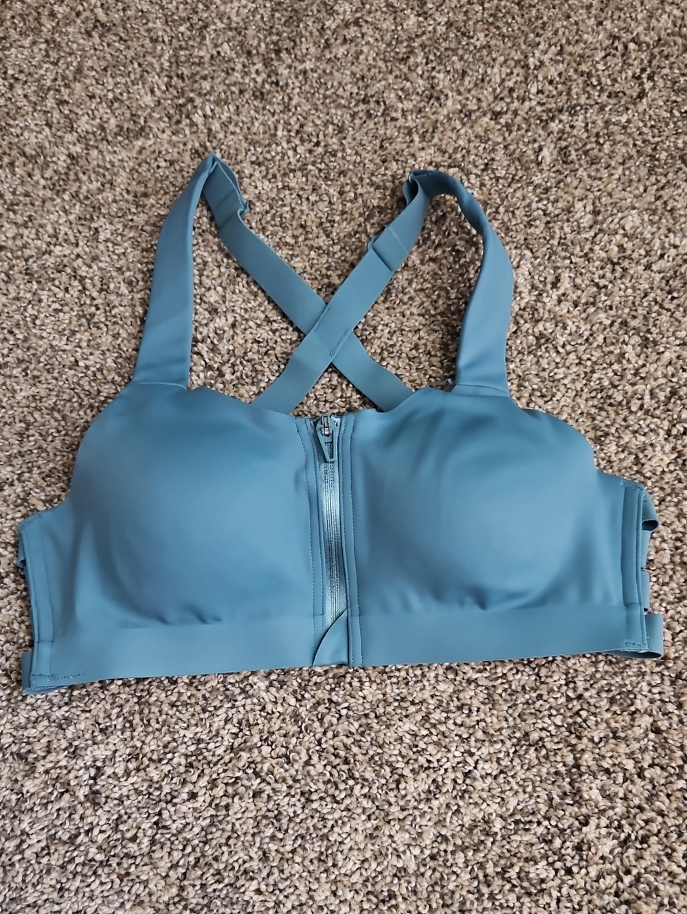 NWOT VS On Point Strappy Back Sport Bra